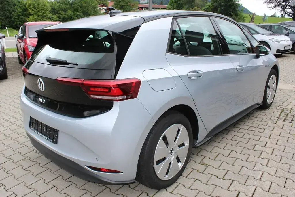 Gebraucht VW ID.3 Pro 106 kW (145 PS) 2022 Scale silver (silber) Kleinwagen
