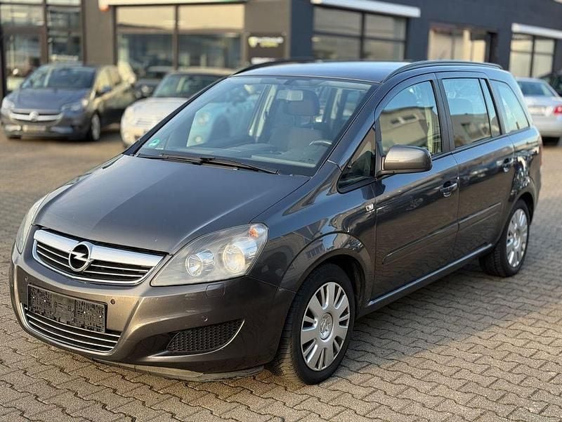 Grau Gebraucht 2012 Opel Zafira Family Van / Kleinbus | 3.490 € (Guter Preis) - Bild 1/4
