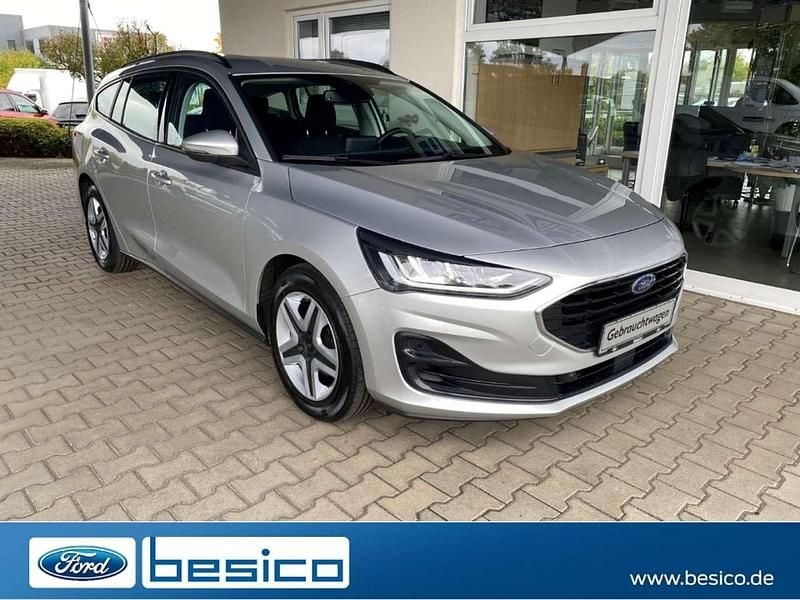 Polarsilber metallic (silber) Gebraucht 2022 Ford Focus Cool & Connect Kombi | 16.880 € (Guter Preis) - Bild 1/4