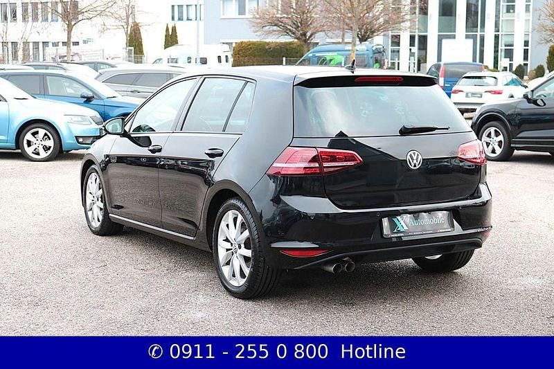 Gebraucht VW Golf VII Highline 150 PS (110 kW) 2015 Schwarz Limousine