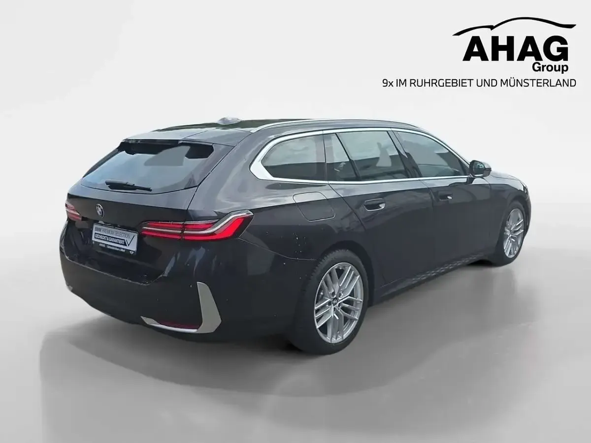 Gebraucht BMW 540 Comfort Edition 303 PS (222 kW) 2024 Braun Kombi