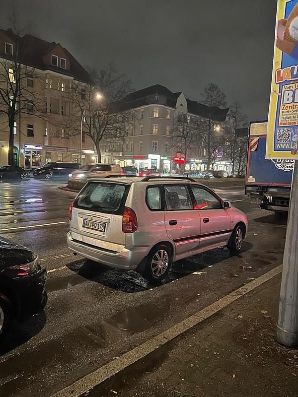 Gebraucht Mitsubishi Space Star 98 PS (72 kW) 2004 Silber Van / Kleinbus