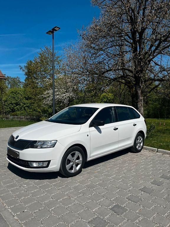 Second-hand Skoda Rapid Active 86 CP (63 kW) 2014 Alb Hatchback