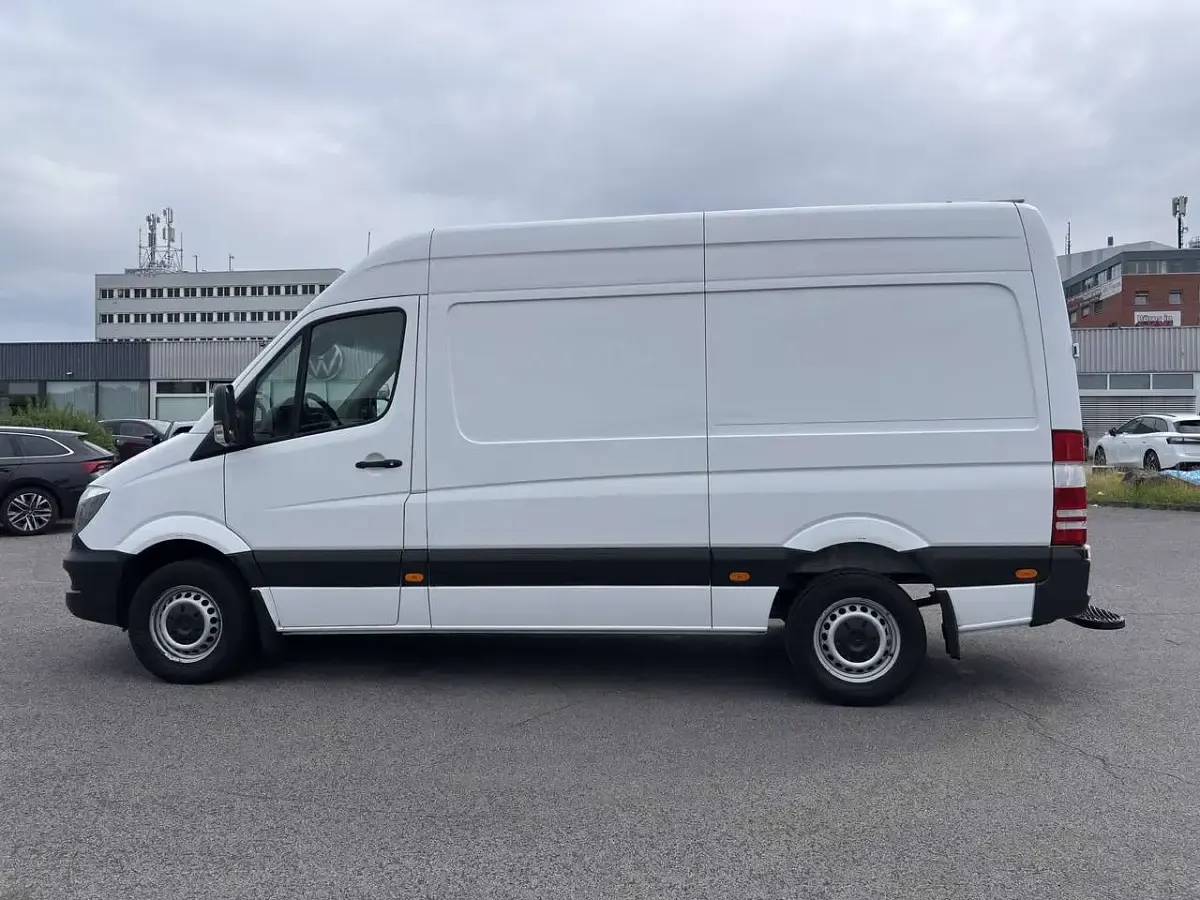 Gebraucht Mercedes Sprinter 163 PS (119 kW) 2018 Arktikweiß Van