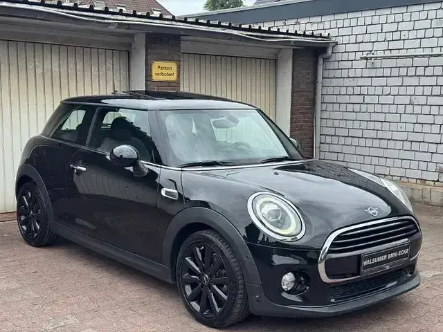 Gebraucht Mini Cooper 136 PS (100 kW) 2019 Schwarz Kleinwagen