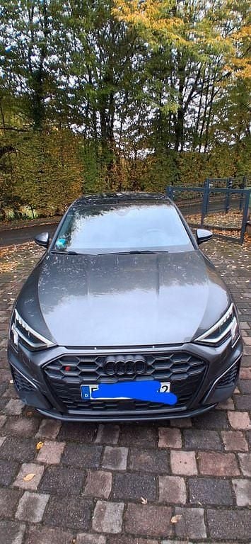 Grau Gebraucht 2023 Audi S3 Ambiente Limousine | 38.499 € (Superpreis) - Bild 1/4