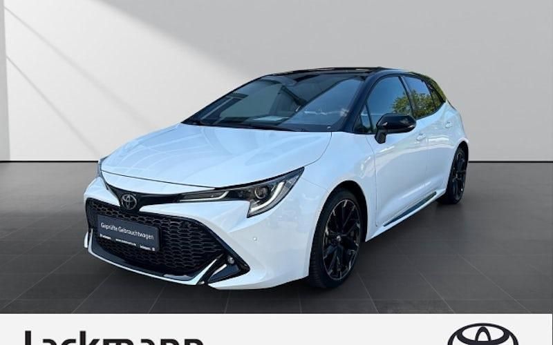Weiß Gebraucht 2022 Toyota Corolla Sport Limousine | 28.990 € (Fairer Preis) - Bild 1/4