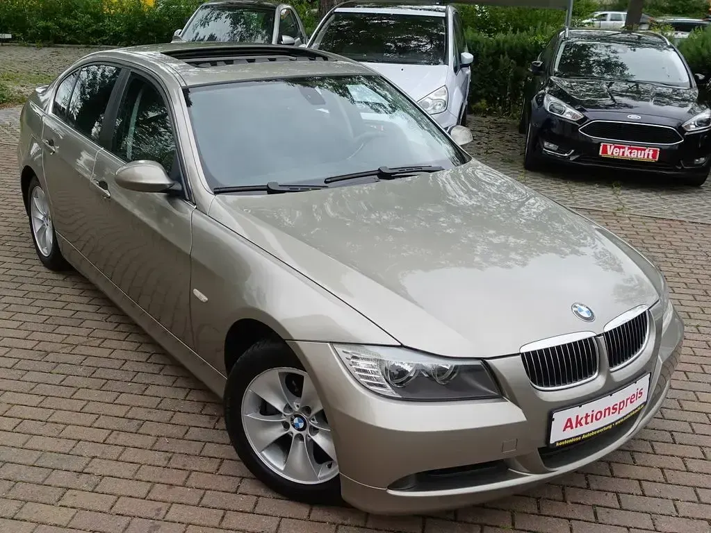 Gebraucht BMW 320 170 PS (125 kW) 2009 Grau Limousine