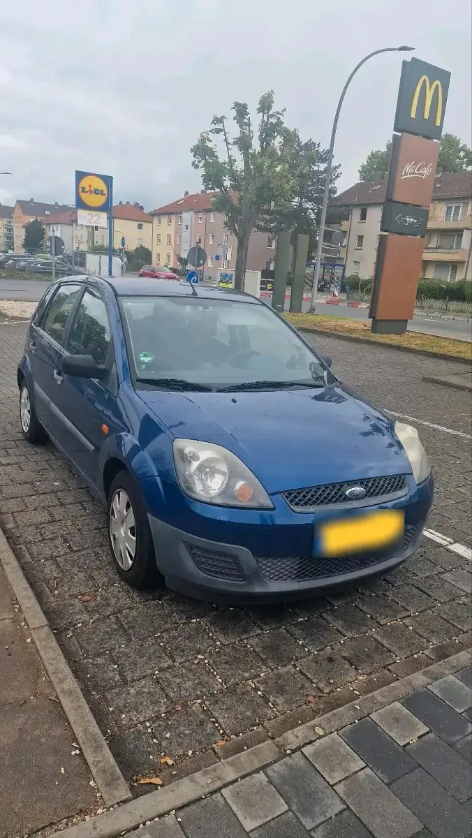 Gebraucht Ford Fiesta 60 PS (44 kW) 2007 Blau Kleinwagen