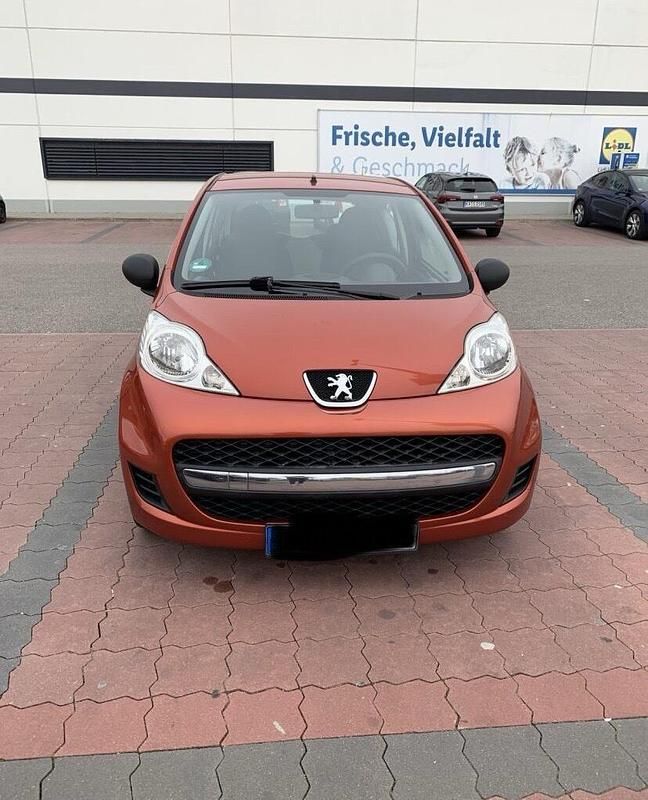 Orange Gebraucht 2010 Peugeot 107 Kleinwagen | 1.800 € (Teuer) - Bild 1/4
