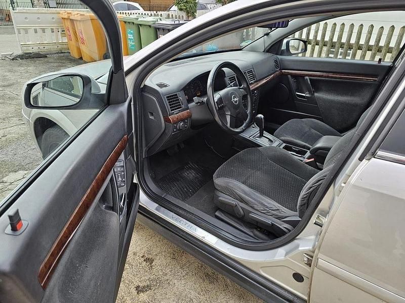 Gebraucht Opel Vectra Elegance 147 PS (108 kW) 2003 Silber Limousine