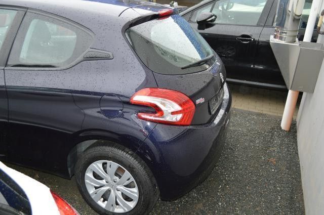 Gebraucht Peugeot 208 Active 92 PS (67 kW) 2014 Blau metallic Kleinwagen