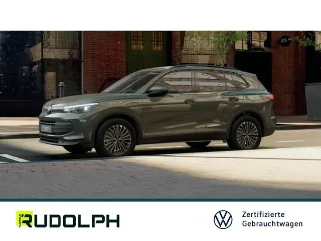 Gebraucht VW Tiguan Life 204 PS (150 kW) 2025 Cipressinogrün metallic SUV