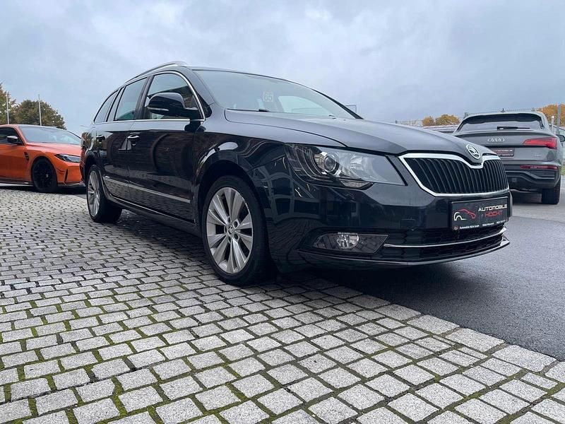 Gebraucht Skoda Superb 140 PS (102 kW) 2013 Schwarz Kombi