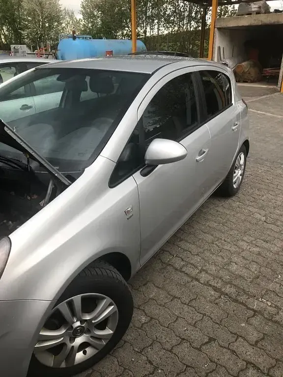 Gebraucht Opel Corsa Energy 90 PS (66 kW) 2014 Silber Kleinwagen