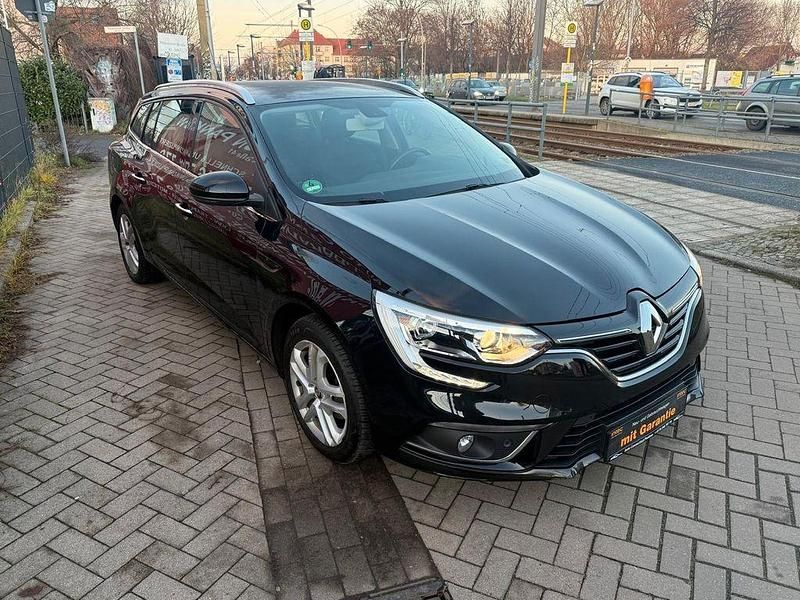 Gebraucht Renault Mégane IV 132 PS (97 kW) 2017 Schwarz Limousine