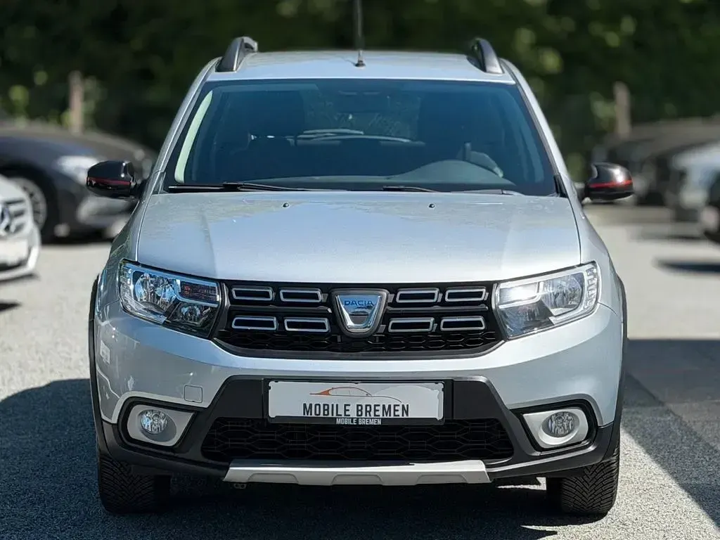 Gebraucht Dacia Sandero Essentiel 90 PS (66 kW) 2019 Silber SUV