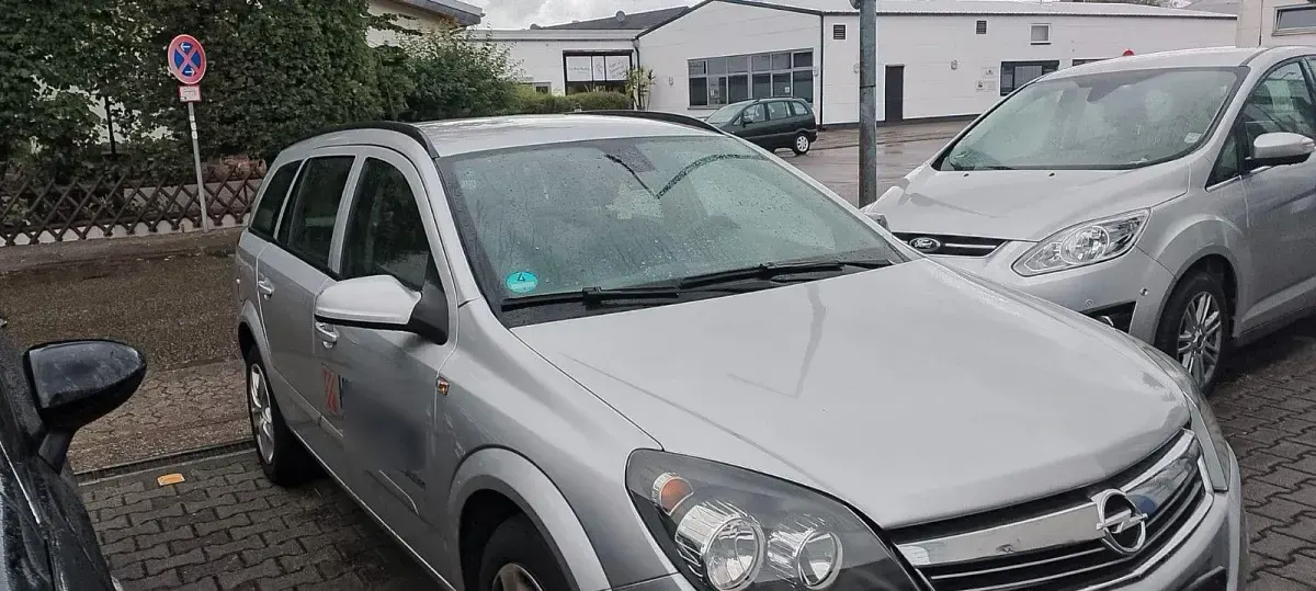 Gebraucht Opel Astra 110 PS (80 kW) 2008 Silber Limousine