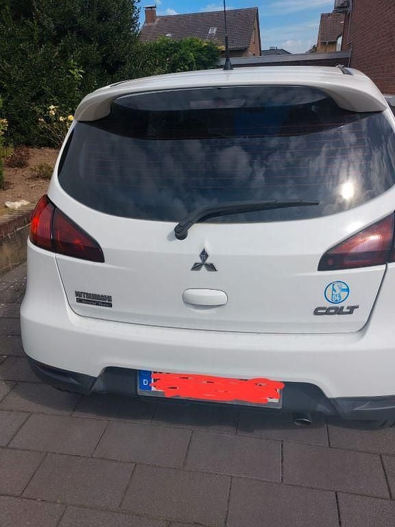 Weiß Gebraucht 2011 Mitsubishi Colt Motion Limousine | 4.500 € (Fairer Preis) - Bild 1/4