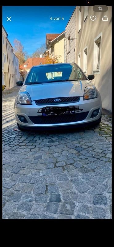 Grau Gebraucht 2008 Ford Fiesta Kleinwagen | 1.800 € (Fairer Preis) - Bild 1/4
