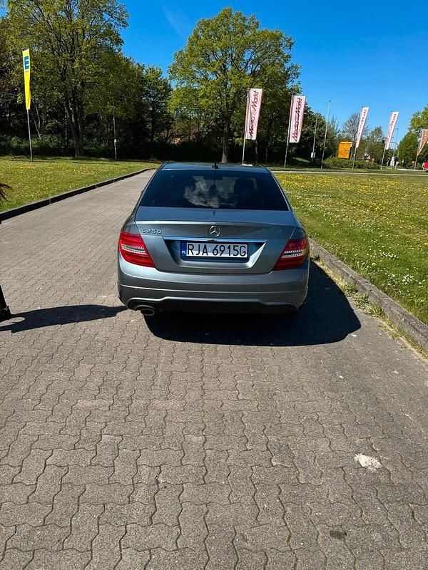 Gebraucht Mercedes C250 150 PS (110 kW) 2012 Silber Limousine
