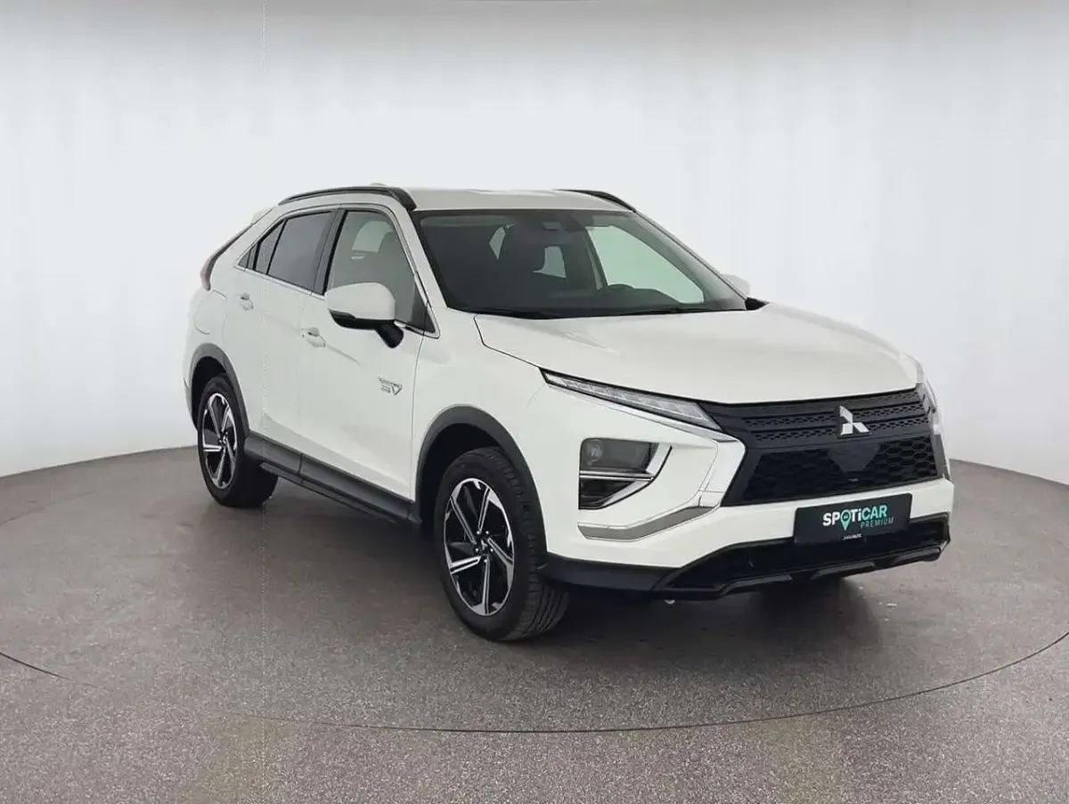Gebraucht Mitsubishi Eclipse Cross Basis 188 PS (138 kW) 2022 Weiß SUV