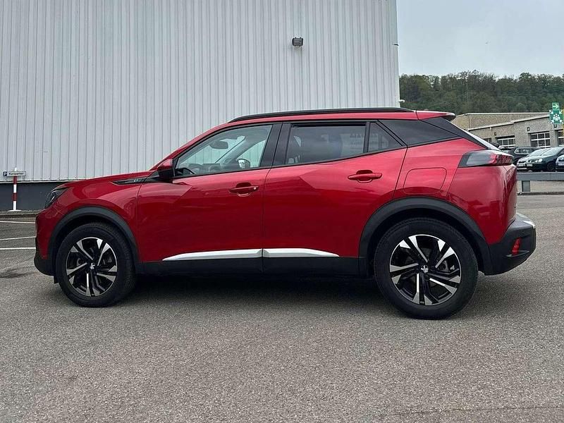 Gebraucht Peugeot e-2008 Allure 100 kW (136 PS) 2021 Lackierung elixierrot/typ SUV