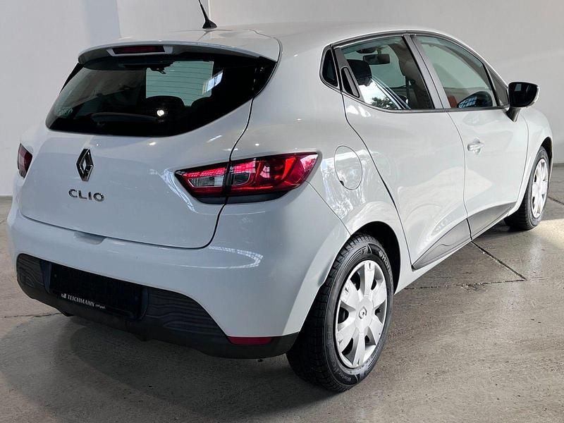 Gebraucht Renault Clio IV Expression 73 PS (53 kW) 2014 Weiß Kleinwagen