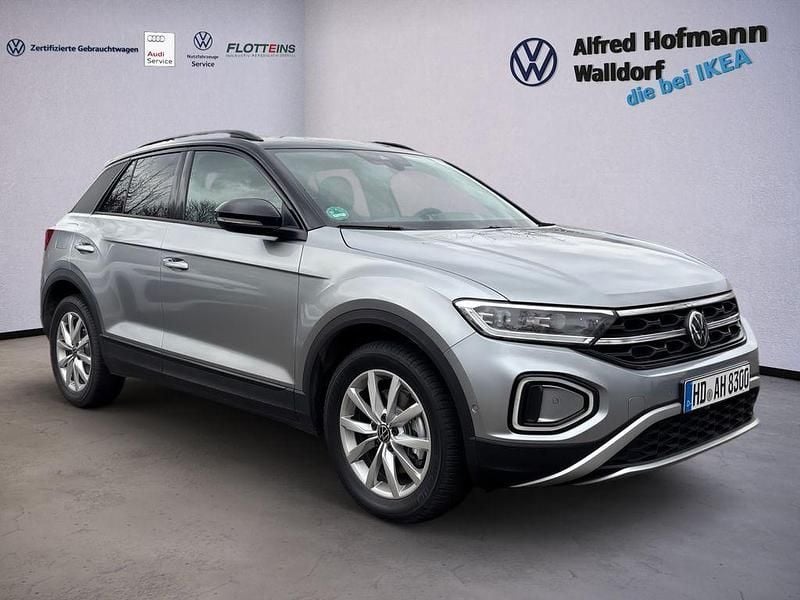 Gebraucht VW T-Roc Style 150 PS (110 kW) 2025 Pyritsilber metallic / schwarz SUV