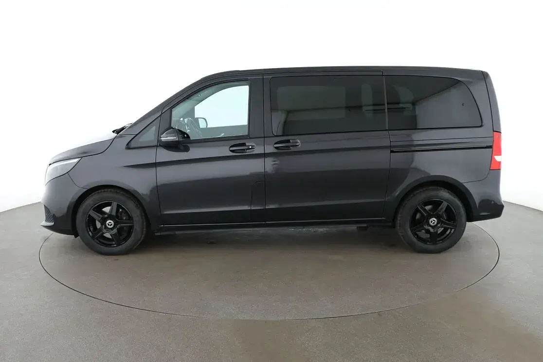 Gebraucht Mercedes V220 Edition 163 PS (119 kW) 2022 Grau Van / Kleinbus