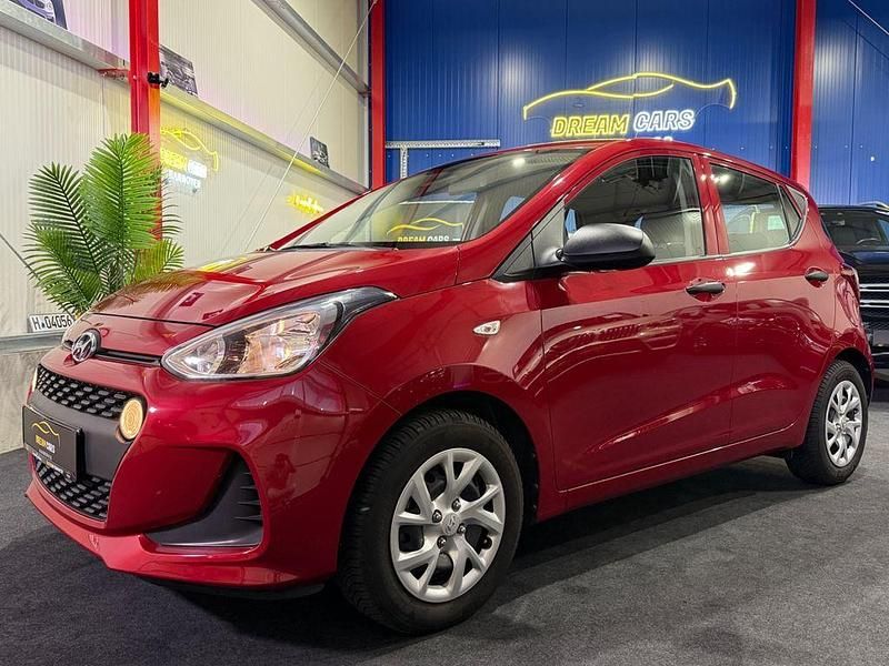 Gebraucht Hyundai i10 Classic 67 PS (49 kW) 2017 Rot Kleinwagen