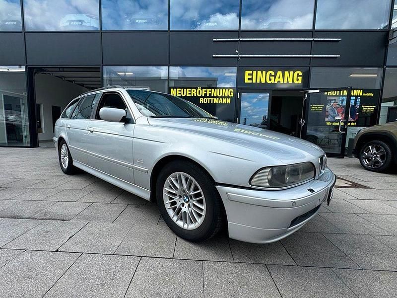 Silber Gebraucht 2001 BMW 530 Kombi | 4.500 € (Guter Preis) - Bild 1/4