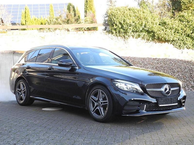 Gebraucht Mercedes C200 AMG line 184 PS (135 kW) 2020 Schwarz Limousine