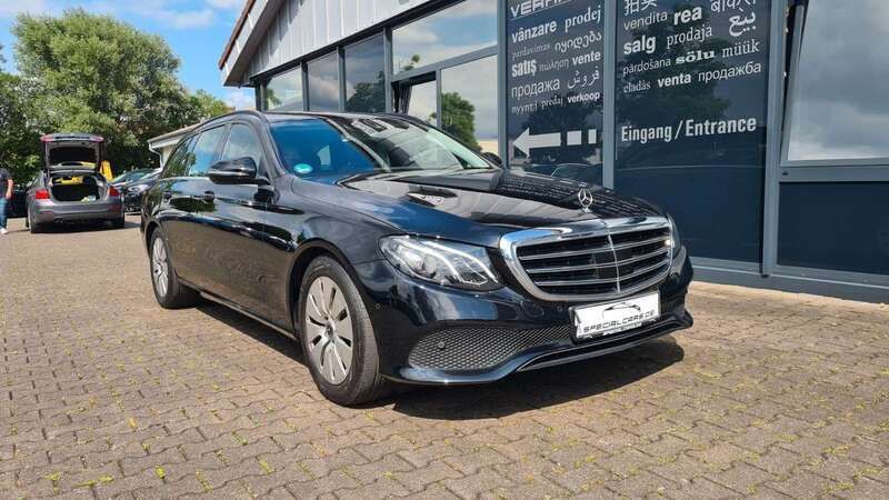 Ung. schwarz unilack Gebraucht 2020 Mercedes E220 Kombi | 26.790 € (Superpreis) - Bild 1/4
