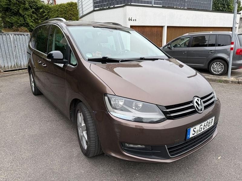 Second-hand VW Sharan 140 CP (102 kW) 2012 Maro Monovolum