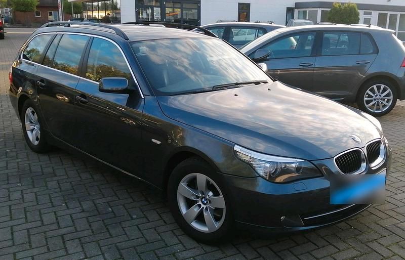 Gebraucht BMW 520 177 PS (130 kW) 2008 Grau Kombi