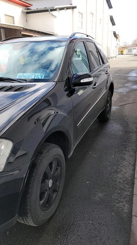 Gebraucht Mercedes ML280 190 PS (139 kW) 2006 Schwarz SUV