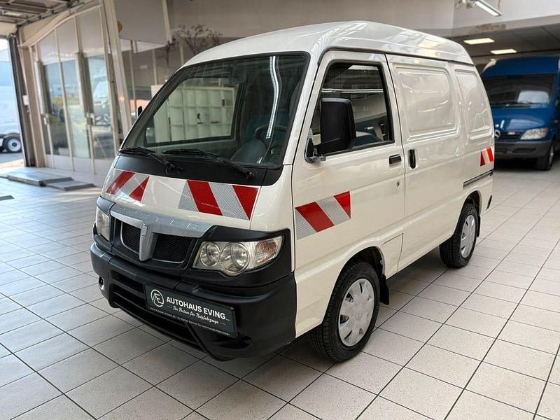 Gebraucht Piaggio Porter 71 PS (52 kW) 2011 Weiß Van / Kleinbus