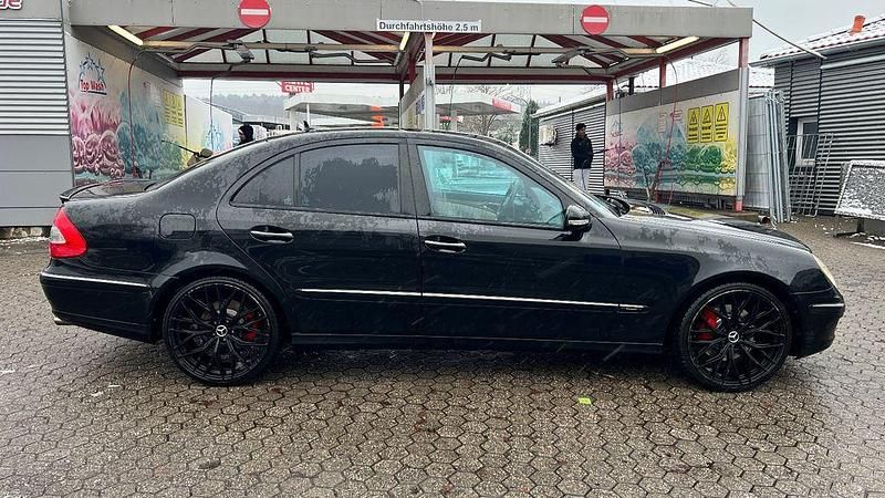 Gebraucht Mercedes E320 Avantgarde 224 PS (164 kW) 2009 Schwarz Limousine