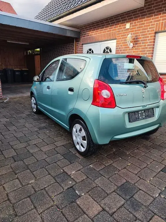 Gebraucht Suzuki Alto 68 PS (50 kW) 2010 Grün Kleinwagen