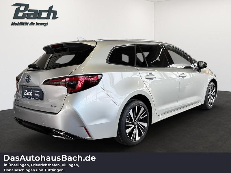 Neu Toyota Corolla 178 PS (130 kW) 2025 Cosmicsilber Kombi
