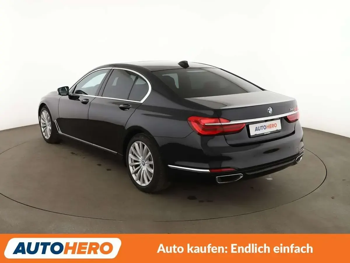 Gebraucht BMW 740 326 PS (239 kW) 2018 Schwarz Limousine