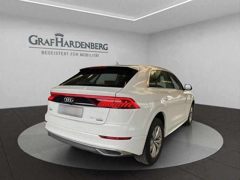 Gebraucht Audi Q8 Ambiente 381 PS (280 kW) 2023 Weiss SUV