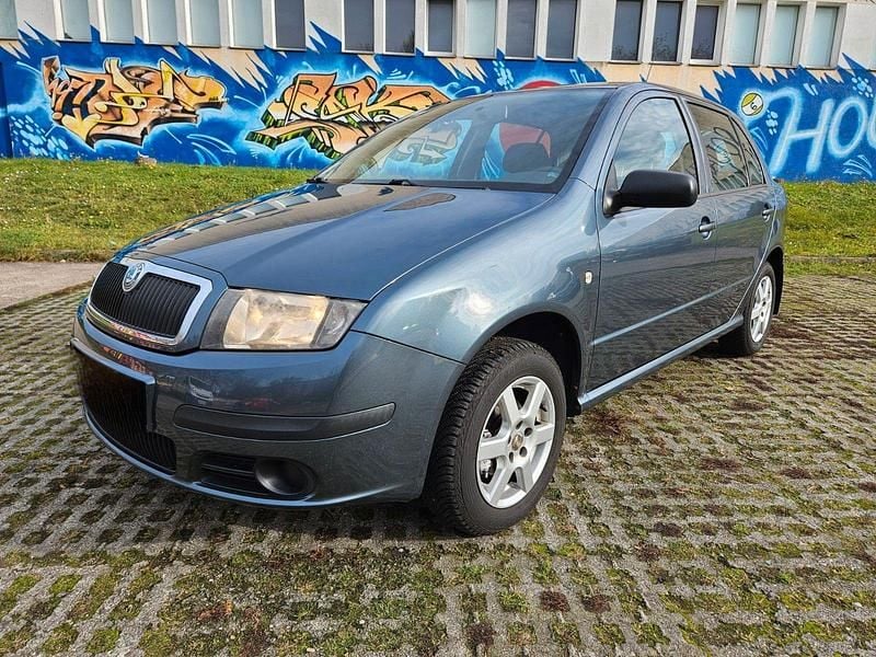 Grau Gebraucht 2006 Skoda Fabia Limousine | 1.800 € (Fairer Preis) - Bild 1/4
