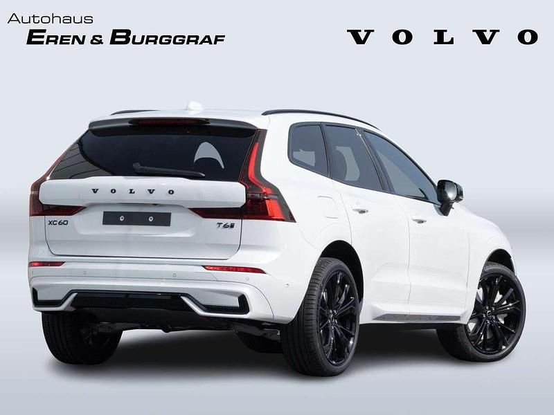 Neu Volvo XC60 Plus 253 PS (186 kW) 2025 Crystal white / metallic SUV