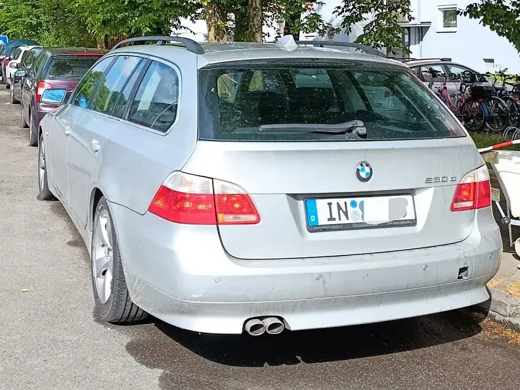 Gebraucht BMW 530 231 PS (169 kW) 2007 Silber Kombi