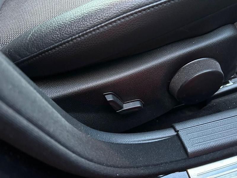 Gebraucht Mercedes C180 Avantgarde 156 PS (114 kW) 2013 Schwarz Limousine