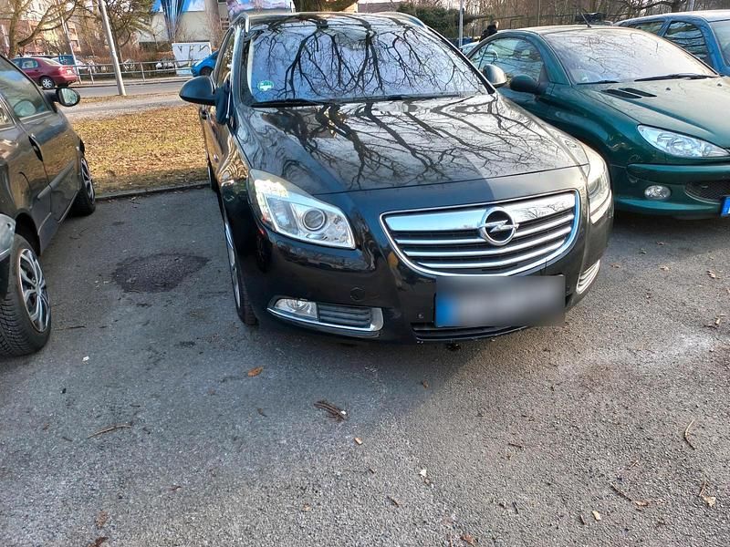 Gebraucht Opel Insignia 196 PS (144 kW) 2012 Schwarz Kombi