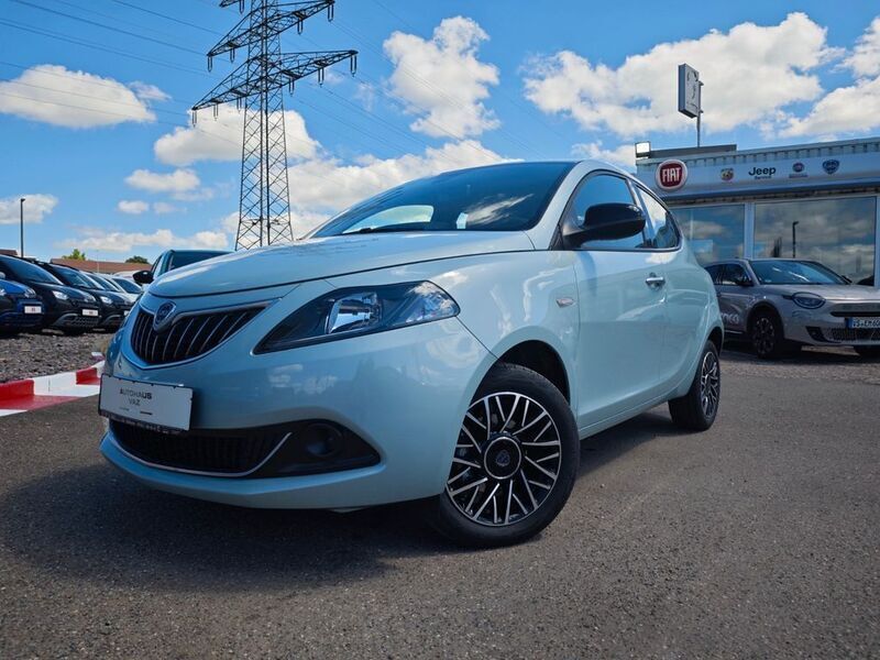 Schwarz Gebraucht 2024 Lancia Ypsilon Kleinwagen | 19.800 € - Bild 1/4