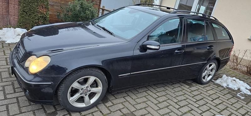 Gebraucht Mercedes C180 143 PS (105 kW) 2007 Schwarz Limousine